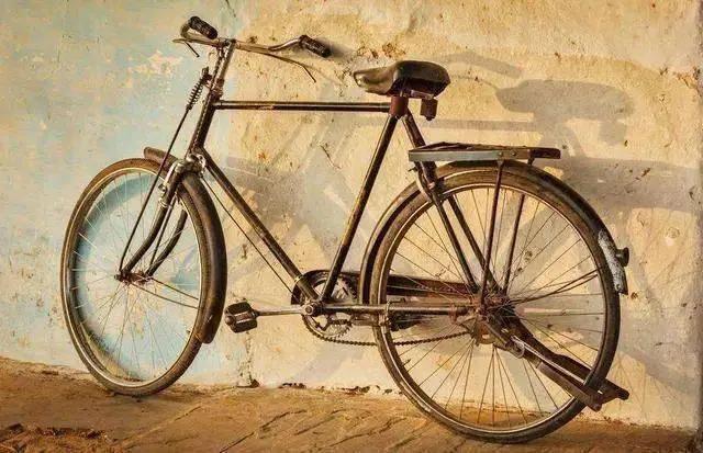 凤凰自行车，两个轮子的青涩故事